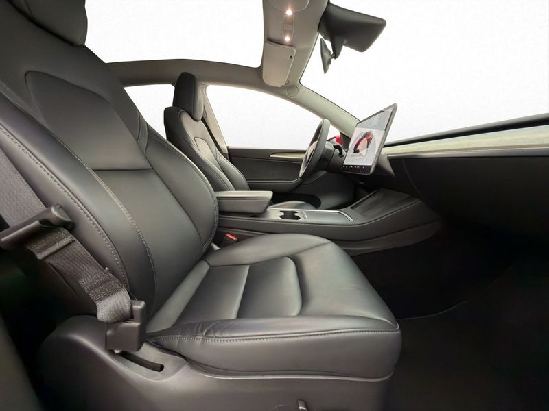 Tesla Model Y bild 12