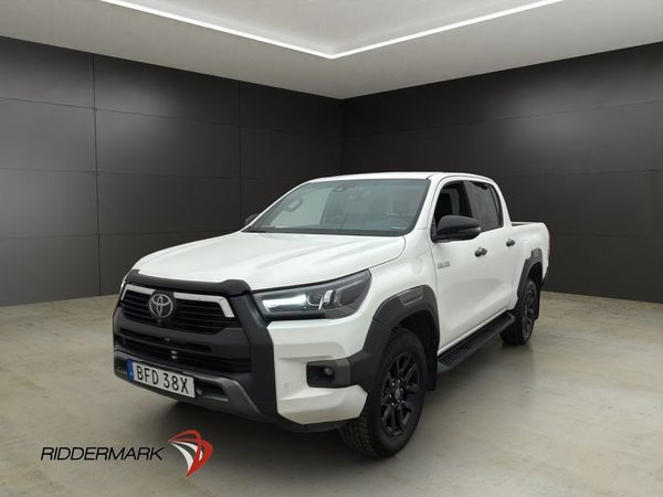 Toyota Hilux Invincible 2.8 4WD Dragkrok JBL Diff Skinn Moms - 2024