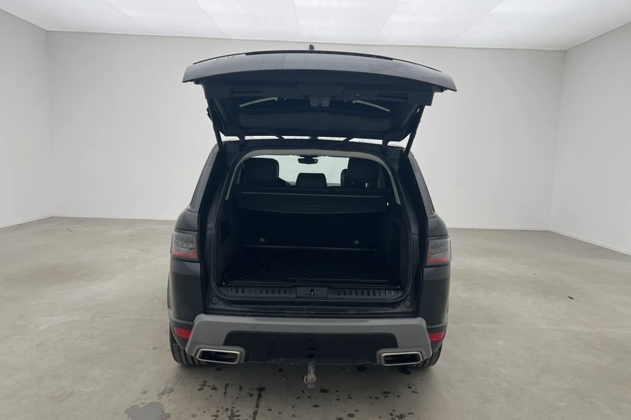Vehicle image 32