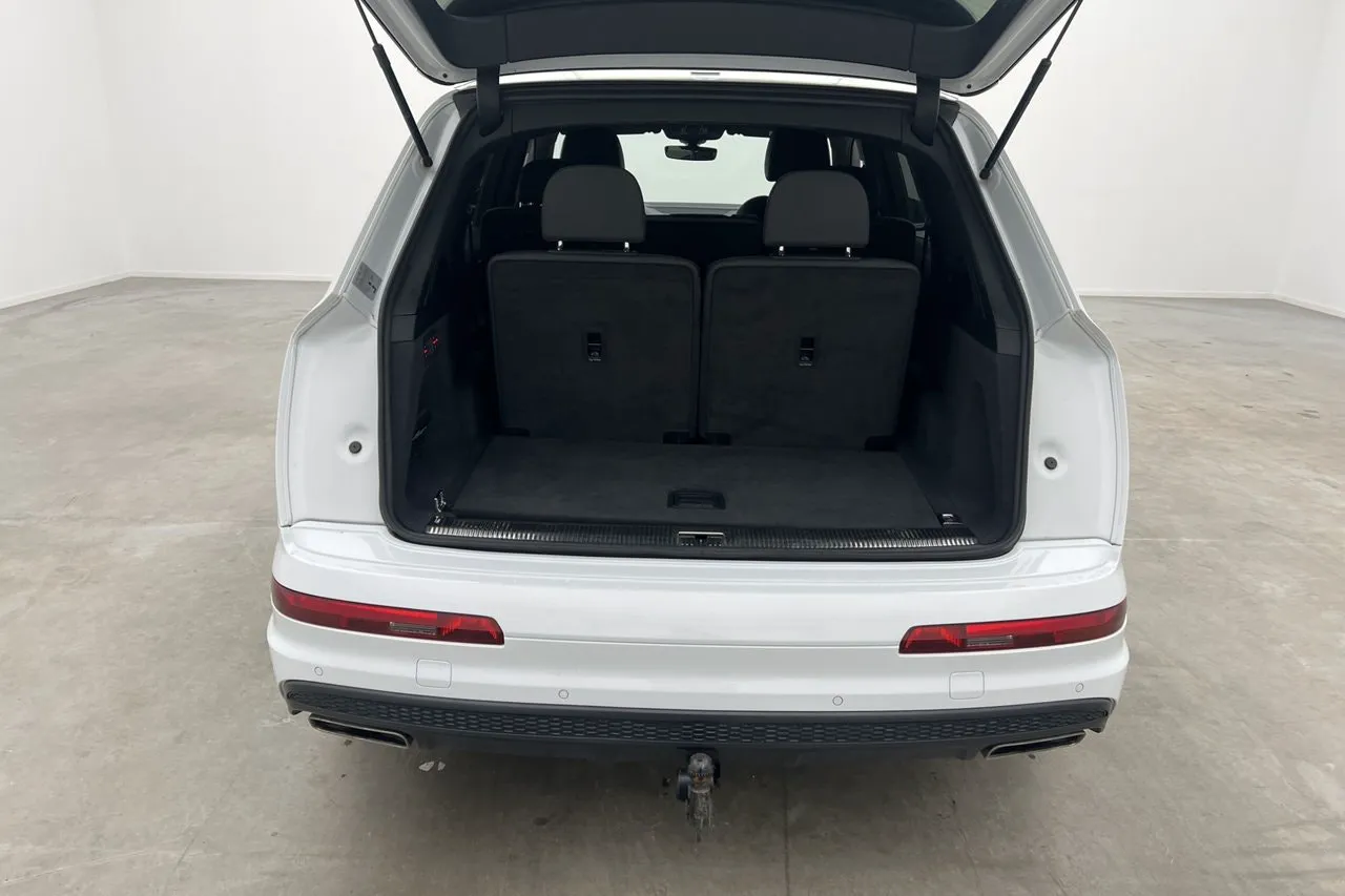 Vehicle image 36
