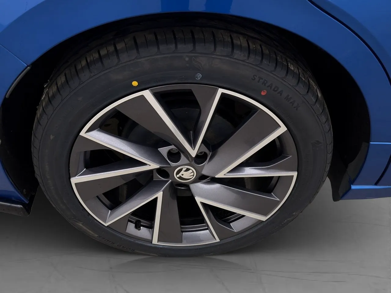 Vehicle image 29
