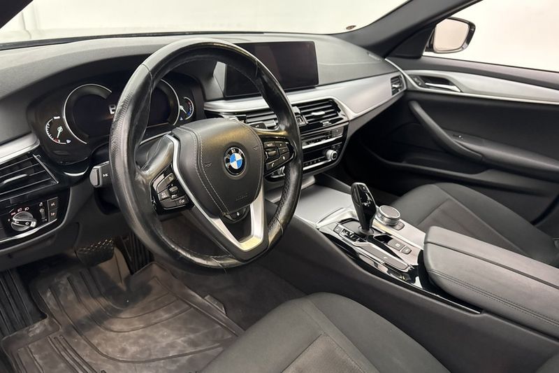 BMW 520 bild 8
