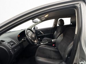 Toyota Avensis bild 10