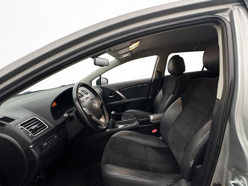 Toyota Avensis bild 10