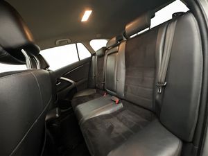 Toyota Avensis bild 14