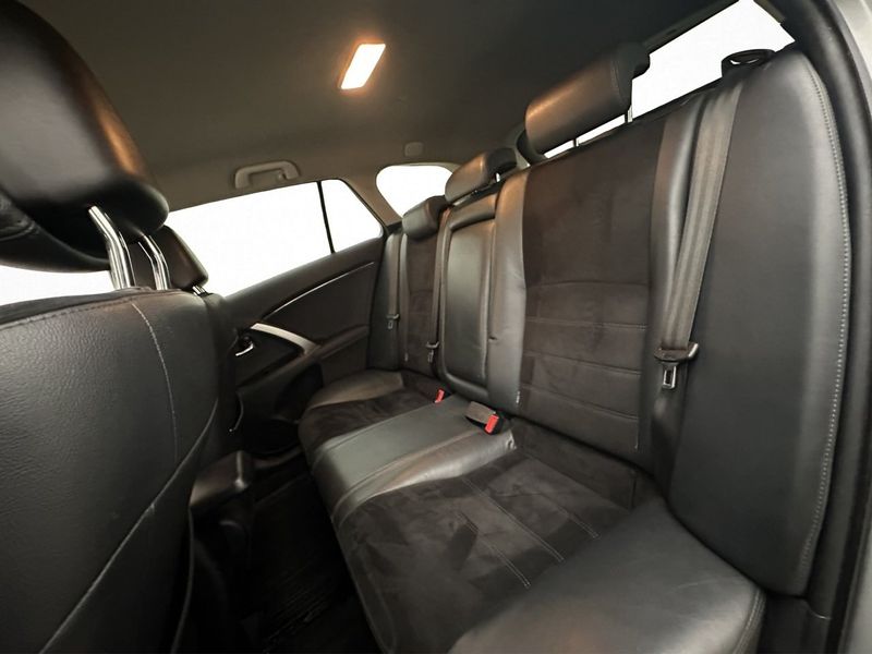 Toyota Avensis bild 14