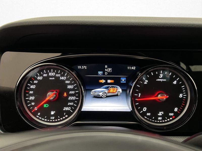 Mercedes E200 bild 15