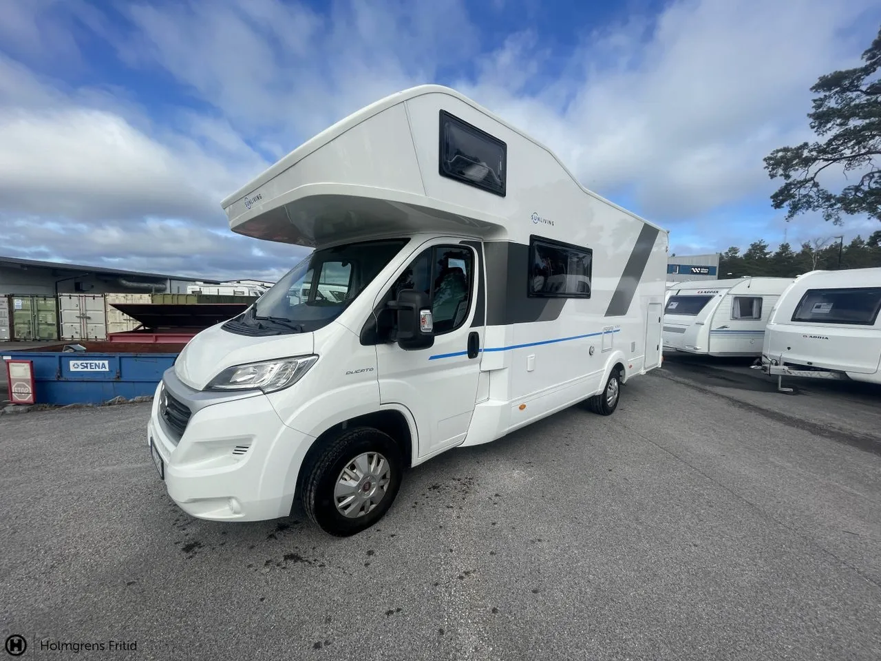 Vehicle image 6