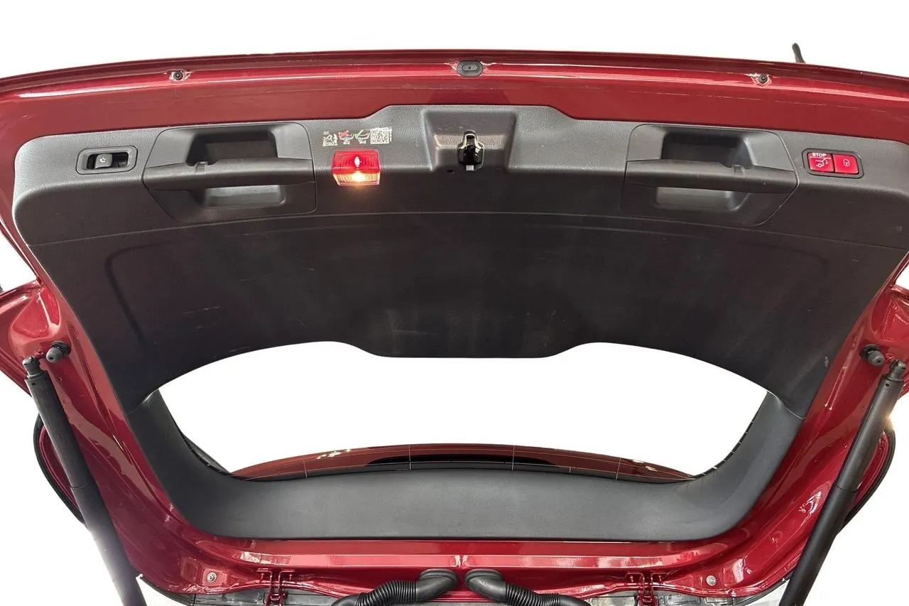 Vehicle image 16