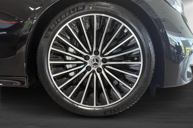 Mercedes E300 bild 12