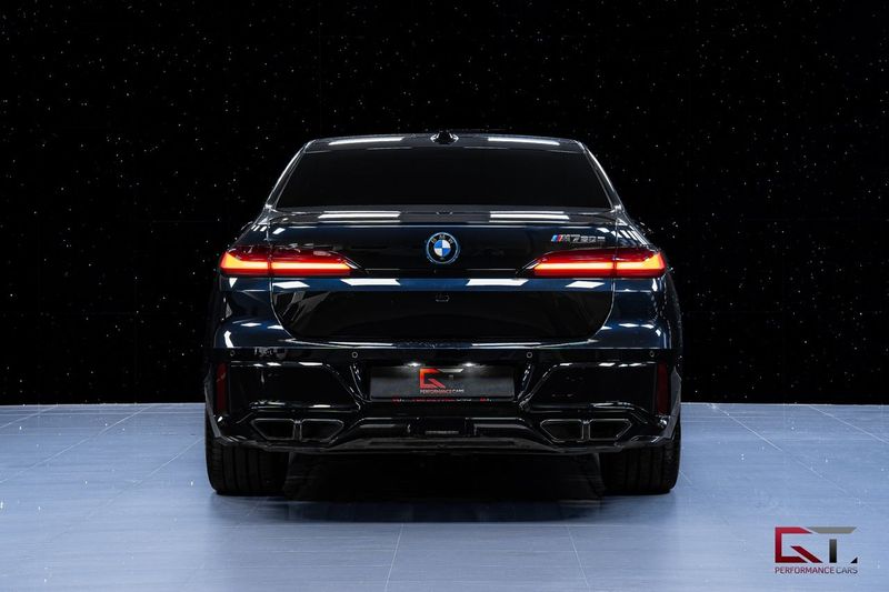 BMW M760 bild 6