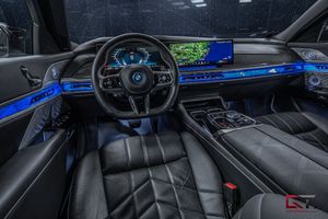 BMW M760 bild 10