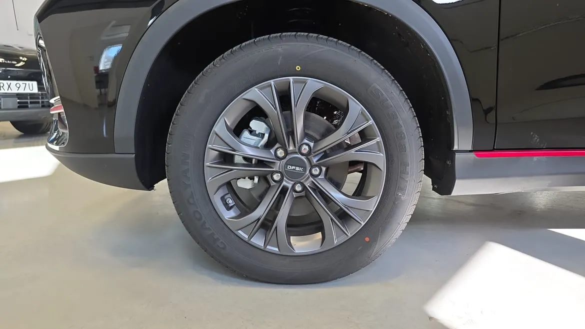 Vehicle image 7
