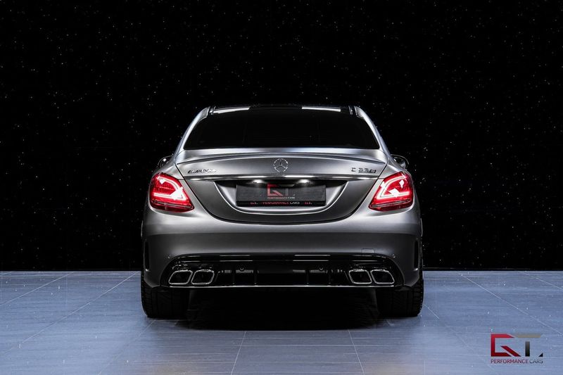 Mercedes C63 AMG bild 8