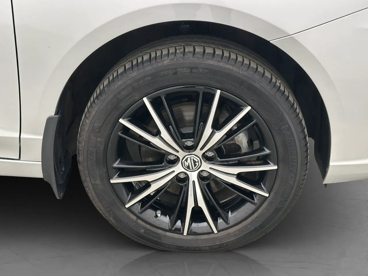 Vehicle image 31