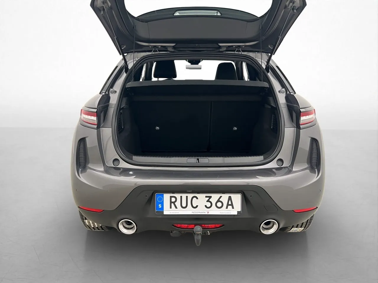 Vehicle image 16