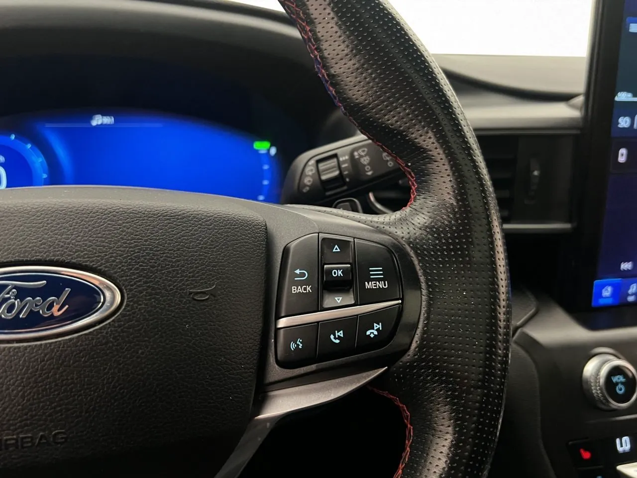 Vehicle image 32