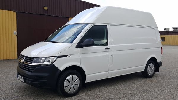 Volkswagen Transporter T6.1 2.0 TDI Lång Högt skåp Drag - 2022