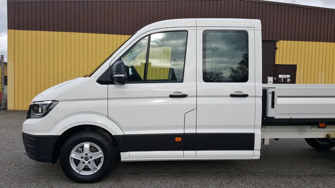 Vehicle image 23