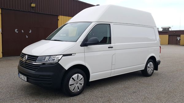 Volkswagen Transporter T6.1 2.0 TDI Lång Högt skåp Drag - 2022