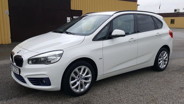 BMW 218 d Aut 150hk Active Tourer Sport line GPS B-Kam 8600mil - 2017