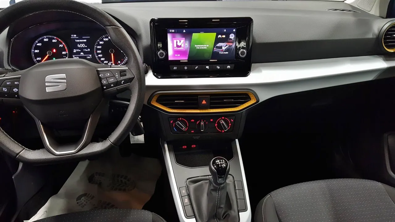 Vehicle image 14