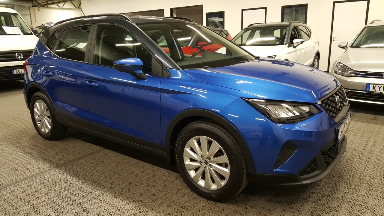 Vehicle image 5