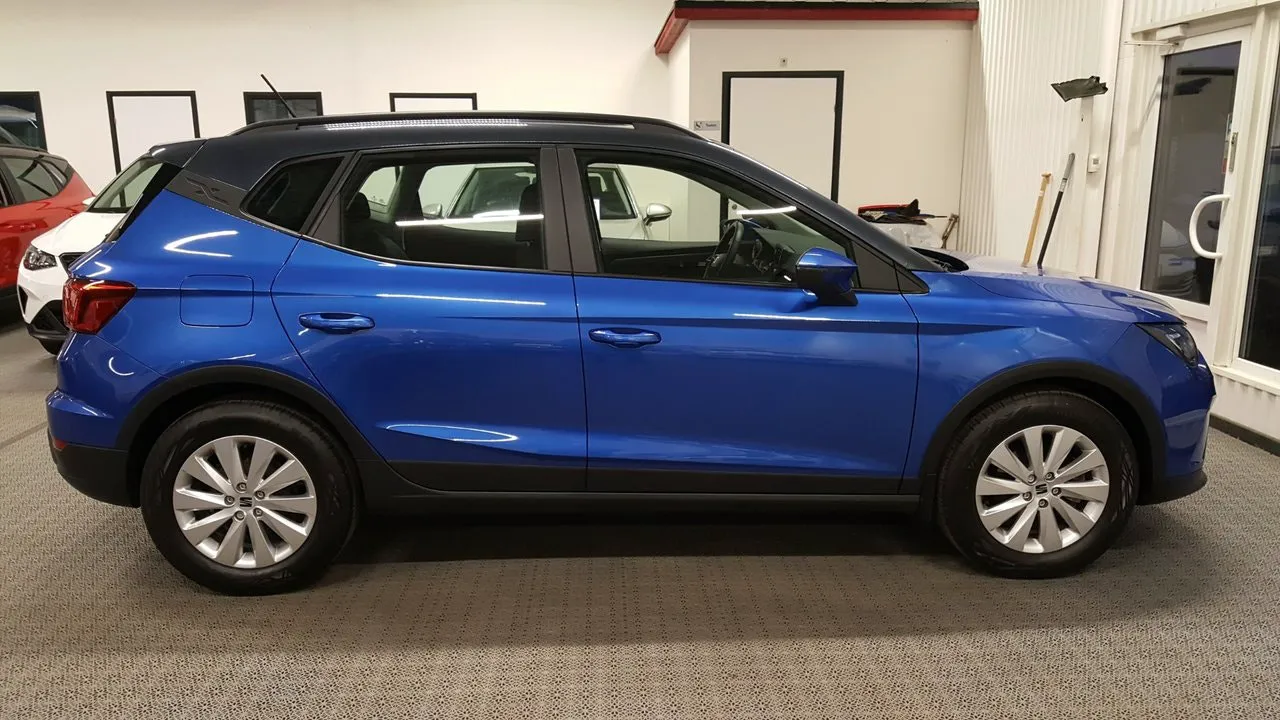 Vehicle image 7