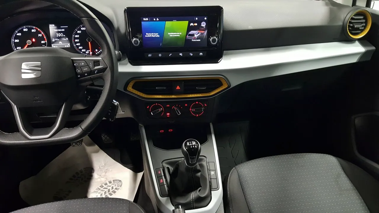 Vehicle image 22