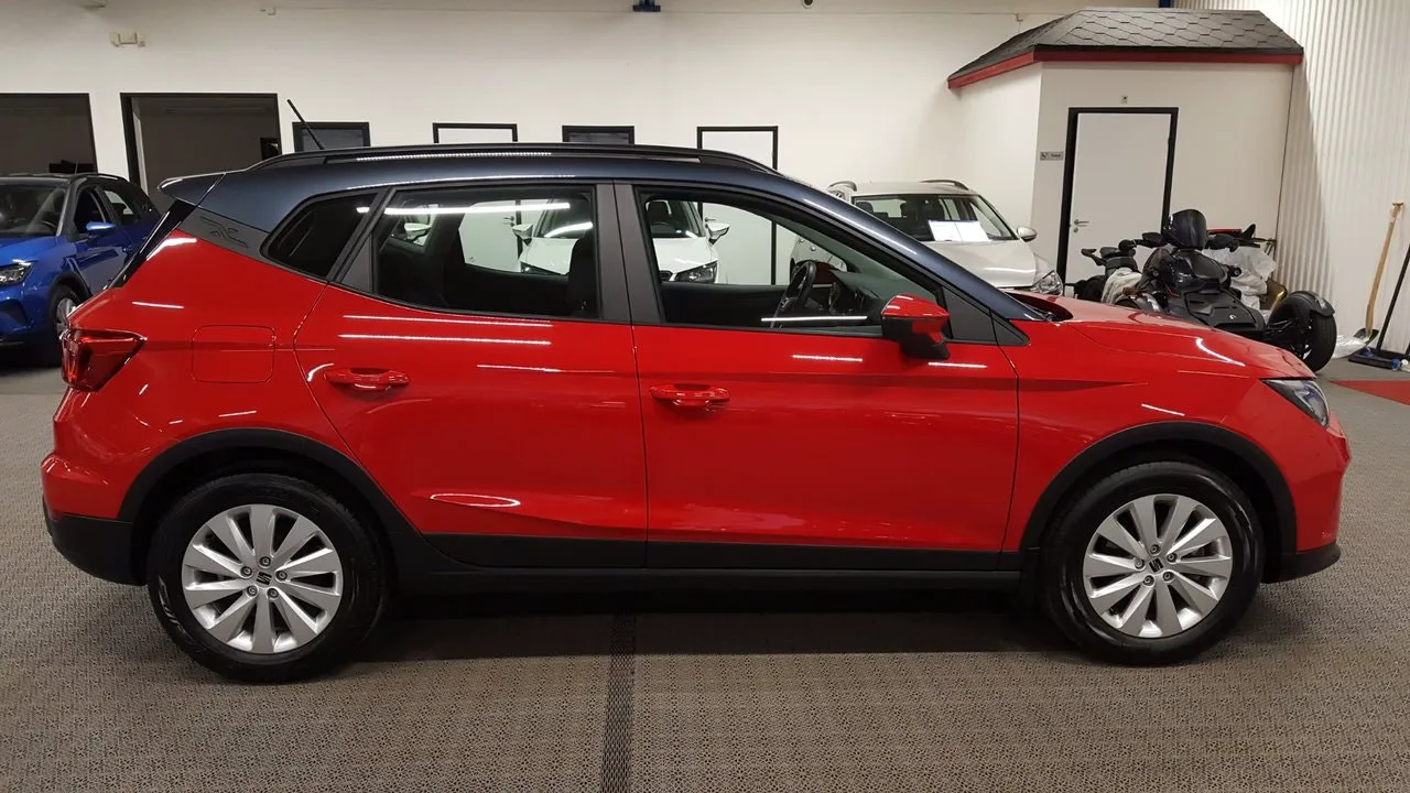 Vehicle image 7