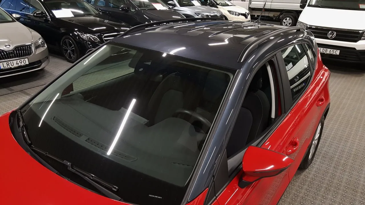 Vehicle image 13