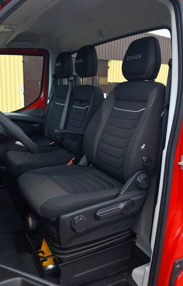 Vehicle image 25