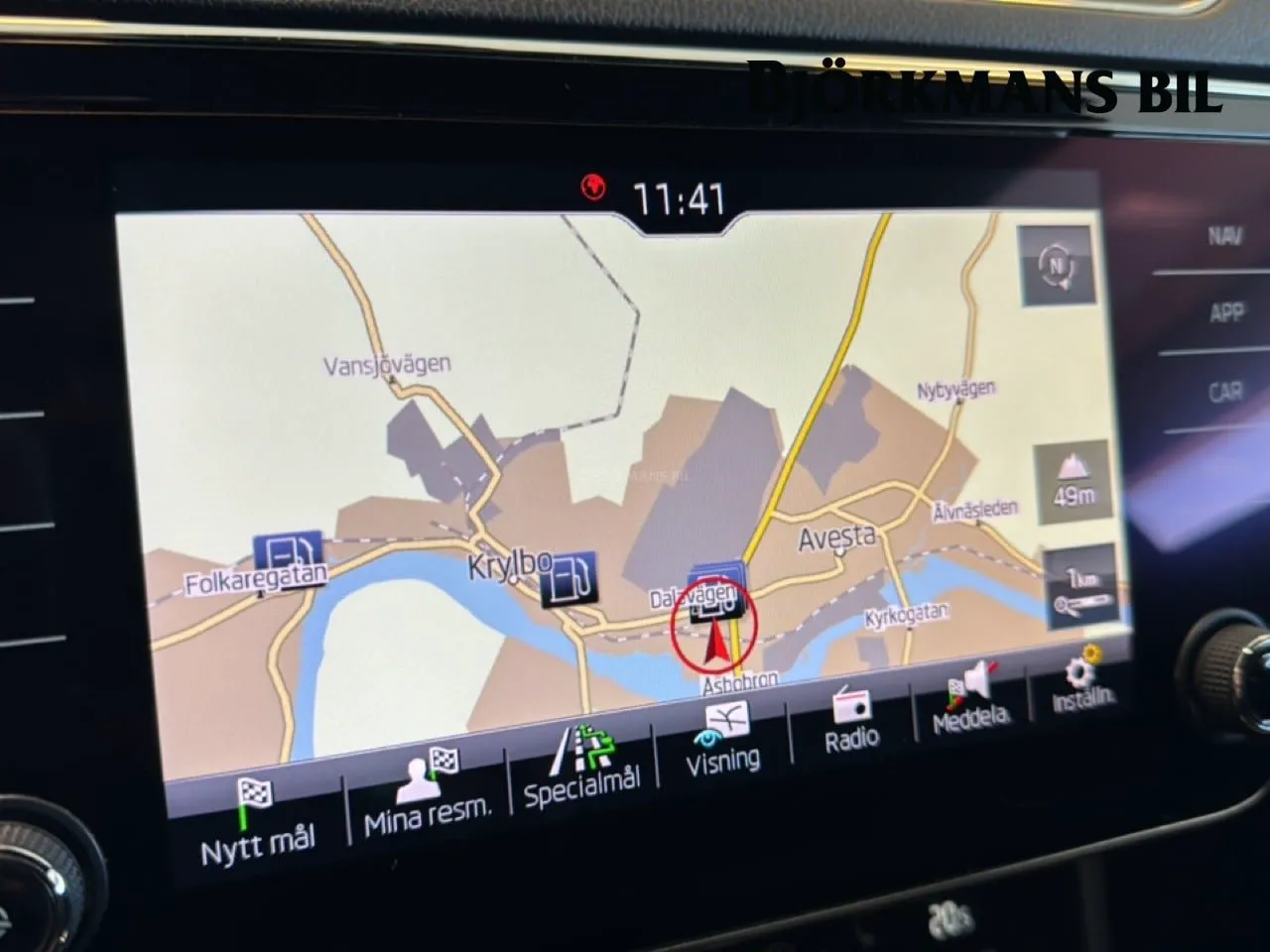 Vehicle image 10