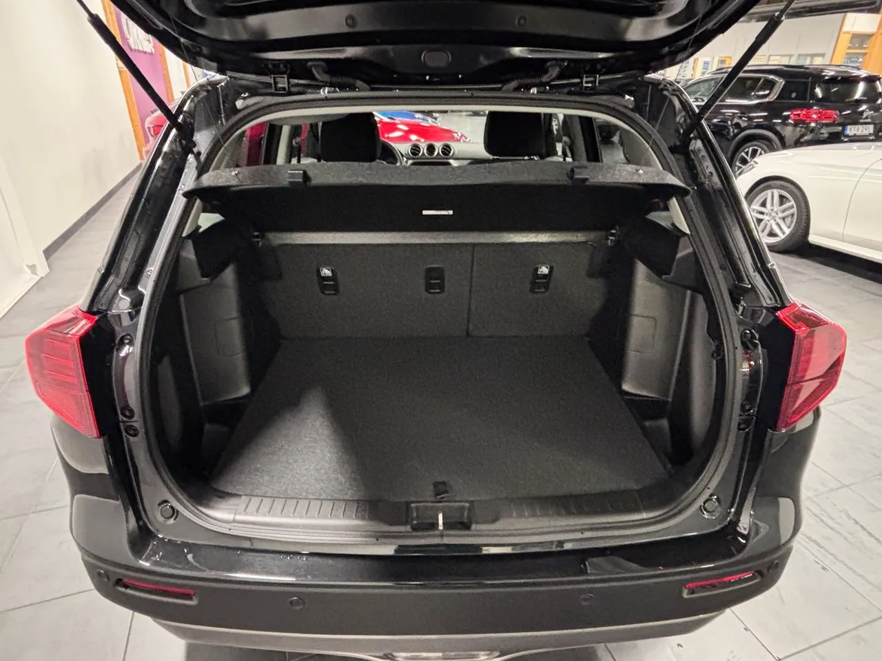 Vehicle image 15