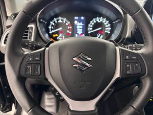 Suzuki S-CROSS bild 7