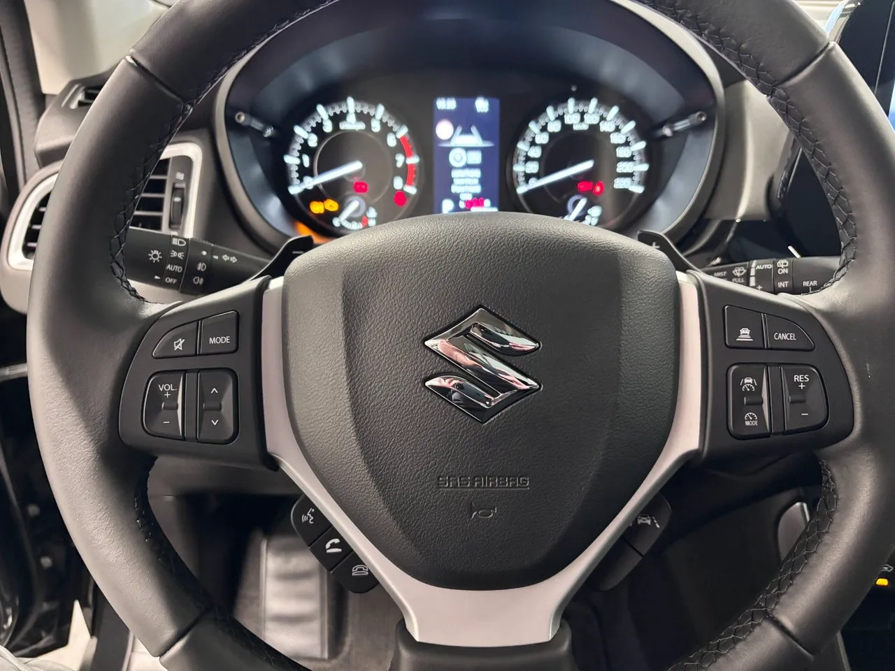 Vehicle image 6