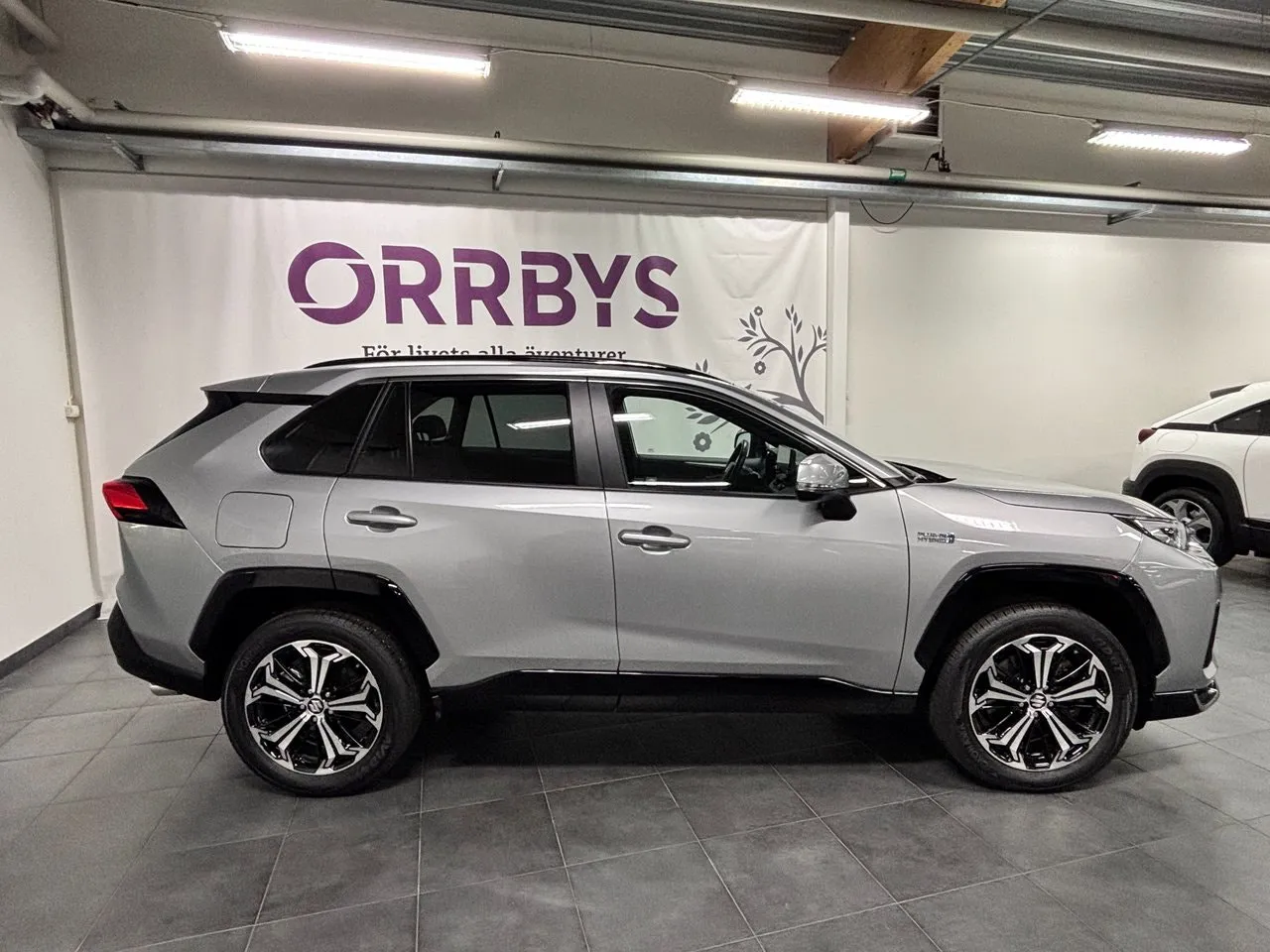 Vehicle image 2