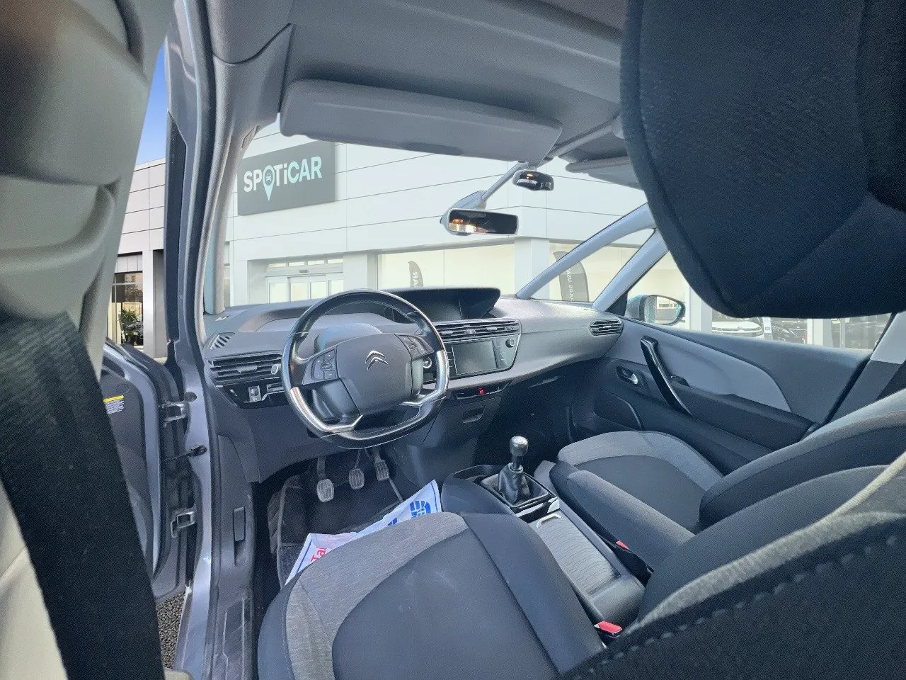 Vehicle image 7