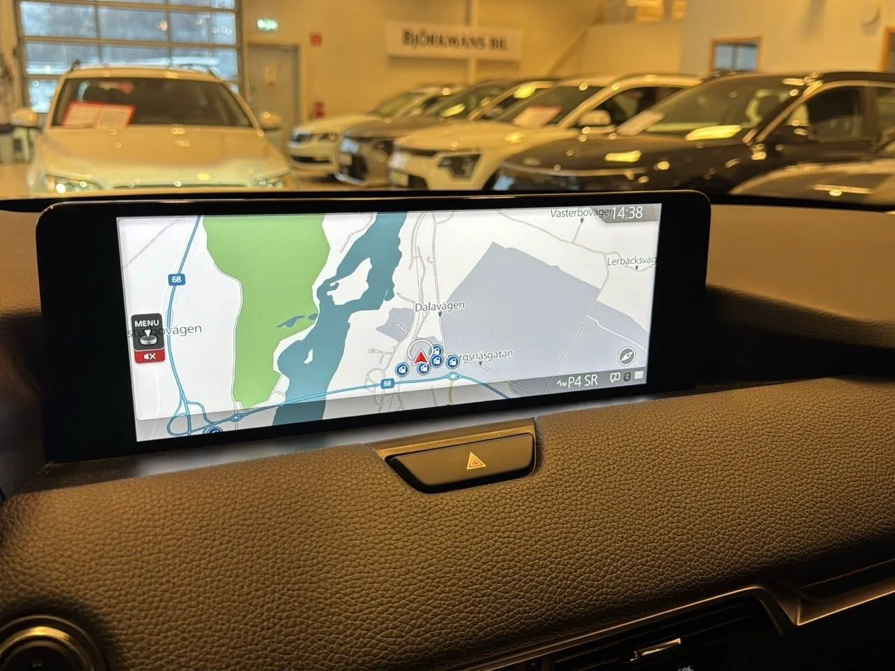 Vehicle image 10