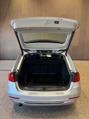 BMW 320 bild 8