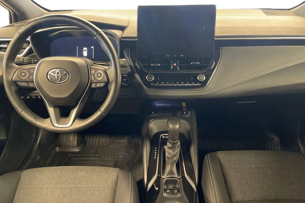 Vehicle image 10