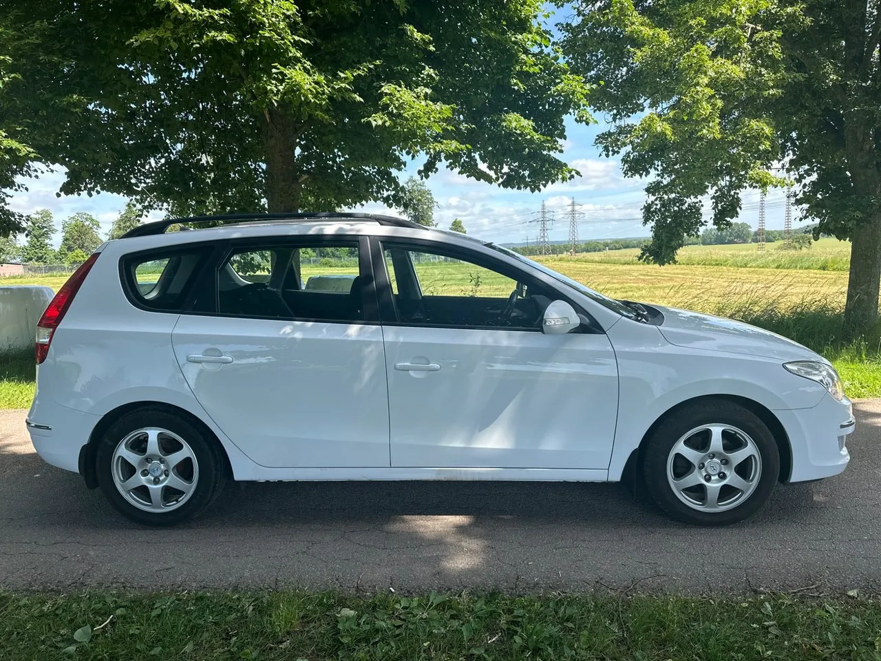 Vehicle image 7