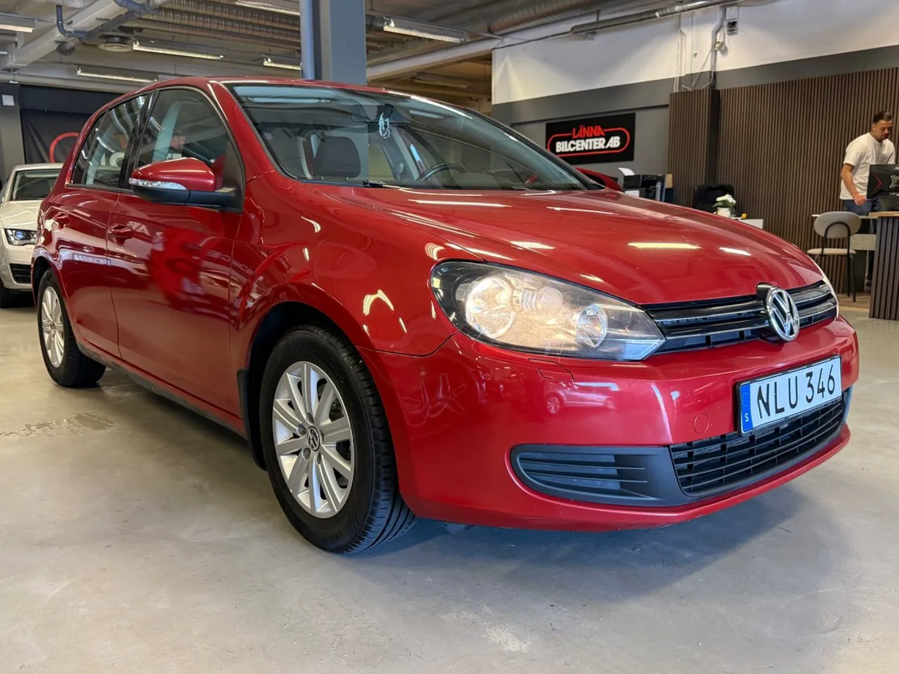 Vehicle image 6