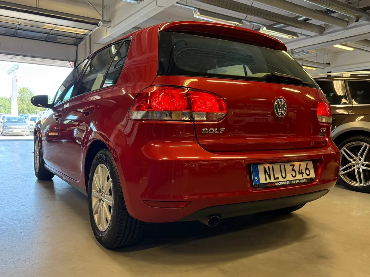 Vehicle image 9