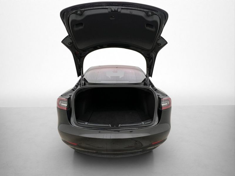 Tesla Model 3 bild 9
