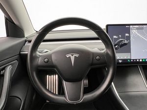 Tesla Model 3 bild 11