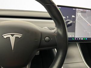 Tesla Model 3 bild 19