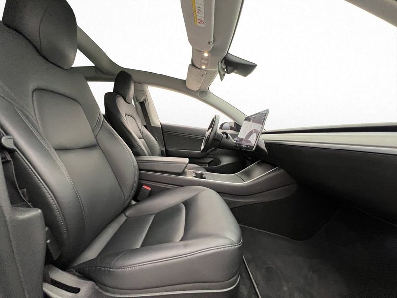 Tesla Model 3 bild 10