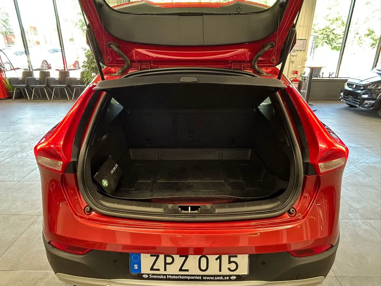 Vehicle image 8