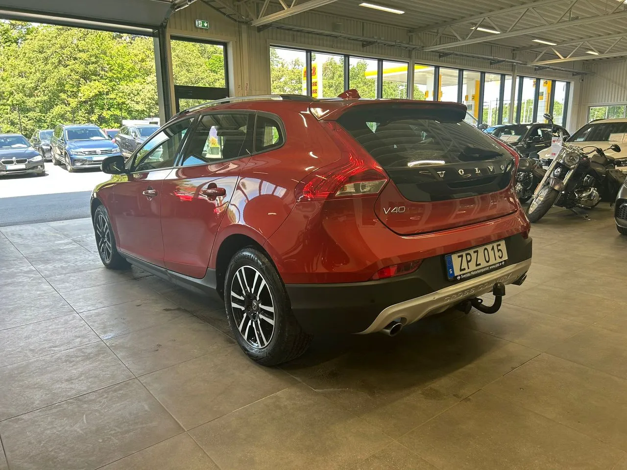 Vehicle image 4